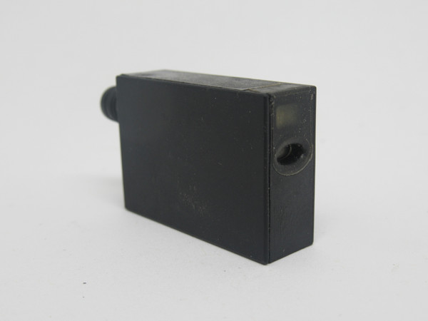 IFM OJ5058 Laser Diffuse Reflection Sensor PNP 7-150mm Range 10-30VDC 13mA USED