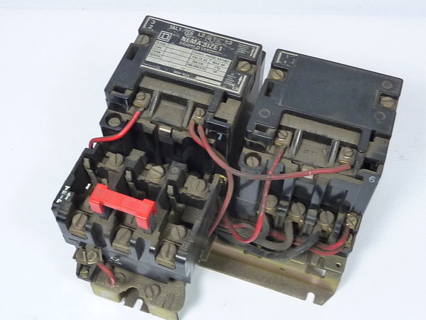 Square D 8736-SCO8-V02 Reversing Contactor w/ Overload MISSING HARDWARE USED