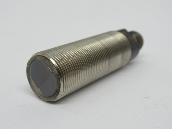 Baumer FPAM-18P3151/S14 Retro-Reflective Sensor 4m Range PNP *NO WASHER* USED