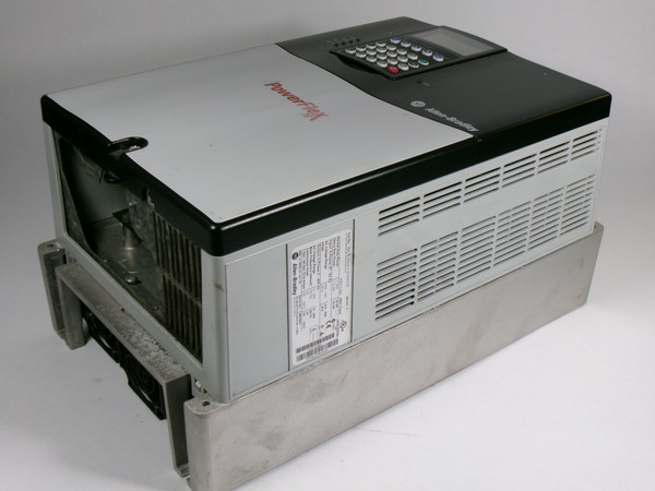 Allen-Bradley 20AD022A3AYNACC0 PowerFlex 70 AC Drive 15HP 3Ph 400/460V 22A USED