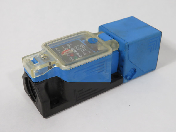 Allen-Bradley 871L-B20E40-T2 Proximity Sensor 20-250VAC/DC SHELF WEAR USED