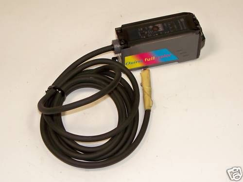 TELEMECANIQUE XUR-C4PPML2 Photoelectric Color Sensor  USED