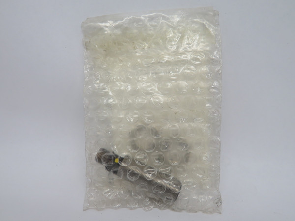 Baumer FEAM-18P3150/S14 Photoelectric Sensor 10-30VDC 15m 200mA HOLEY BAG NWB