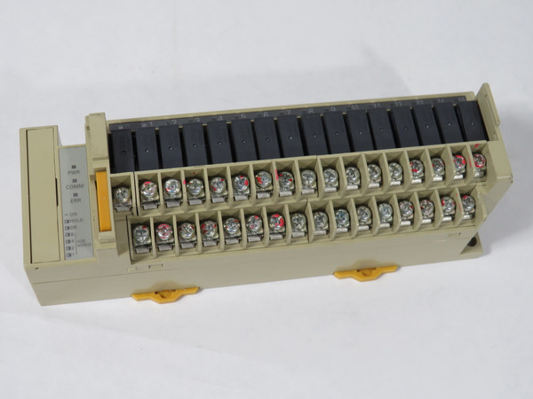 Omron SRT2-ROC16 Output Remote Terminal 24VDC 16 Point NO TERMINAL COVER USED
