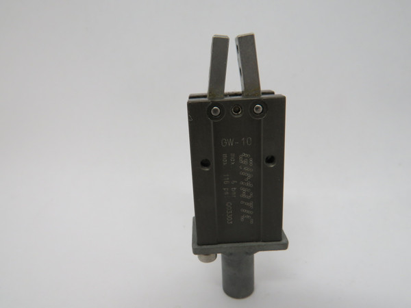 Gimatic GW-10 Rocking Self-Centering Pneumatic Gripper 116 psi 8 bar USED