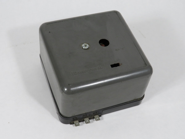 Honeywell RA890G1260 Burner Primary Control 120V 50/60Hz USED