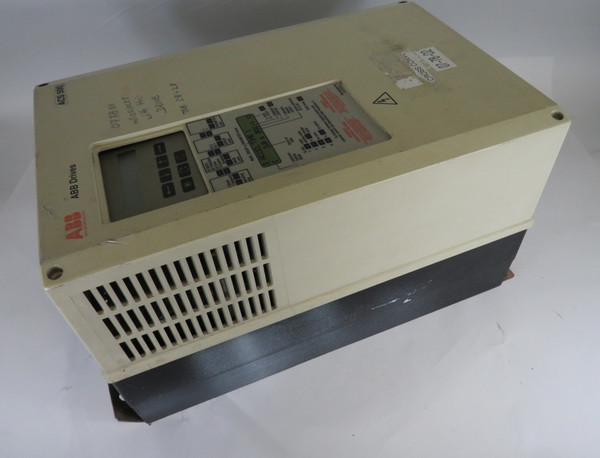 ABB ACS501-015-6X00P2 Adjustable Frequency Drive SHELF WEAR/DENT MOUNT USED