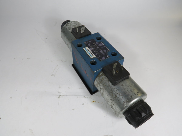 Rexroth/Mannesmann 4WE10J32/CG24N9K4X Directional Control Valve SHELF WEAR USED
