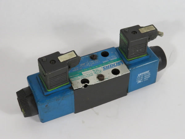 Vickers DG4V-3S-6C-M-U-B5-60-EN21 4Way Directional Valve SHELF WEAR USED