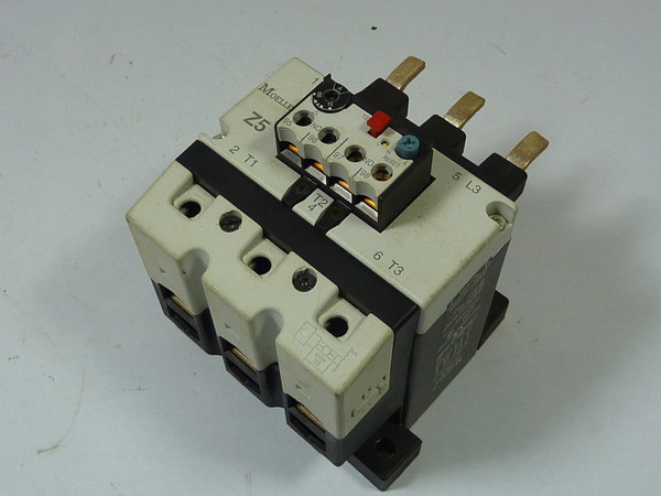 Honeywell DC300E-E-000-10-0000-0 Temperature Control  USED