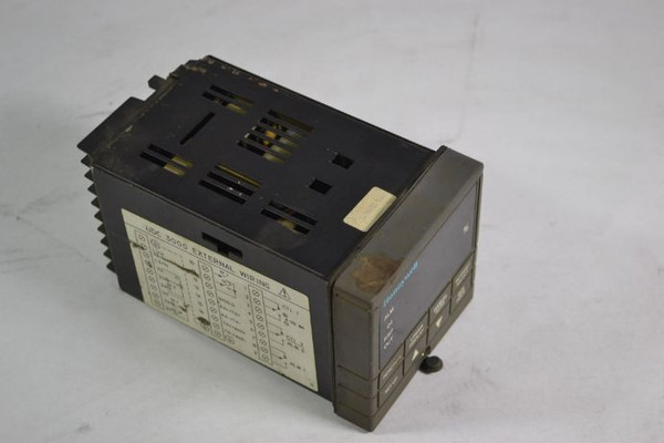 Honeywell DC300K-0-0A0-20-0C00-0 Temperature Controller 90-250VAC  USED