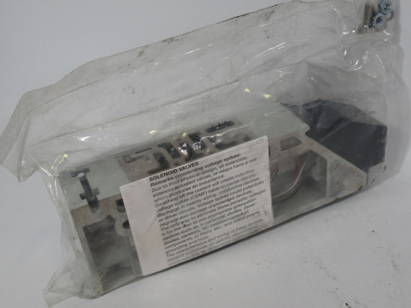 Numatics 239-699 Series 2009 Pneumatic Manifold Block 1/4" NPT 15 MAN NWB