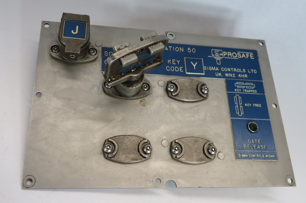 Sigma SRU45 Prosafe Illuminated Key Exchange Control Keycode Y 24VDC USED