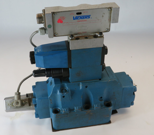 Vickers KAFDG5V-833C270NXVMFPD7H113 Directional Control Valve SHELF WEAR USED