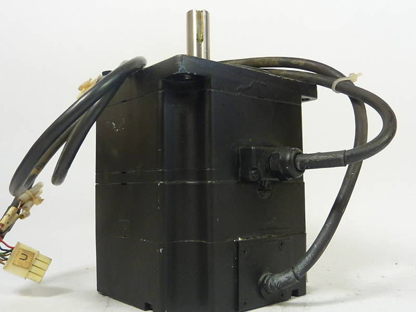 Yaskawa SGMP-08AWYR11 AC Servo Motor 750W 3000RPM 200V 2.39Nm 4.1A  USED