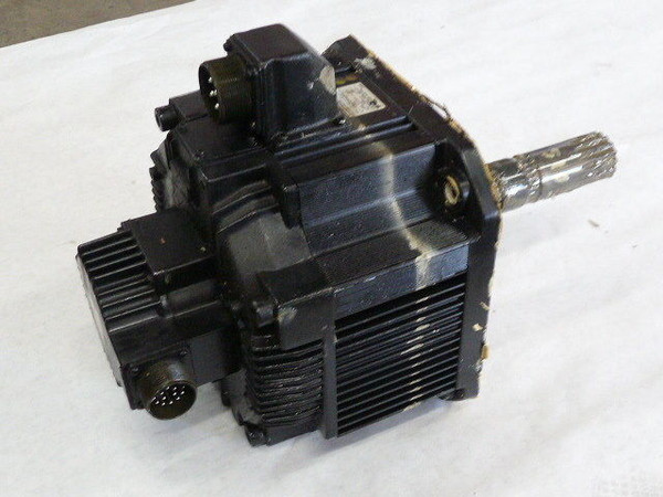 Yaskawa SGMD-32AWA-YR12 AC Servo Motor 3200W 2000RPM 15.3Nm 20.9A  USED