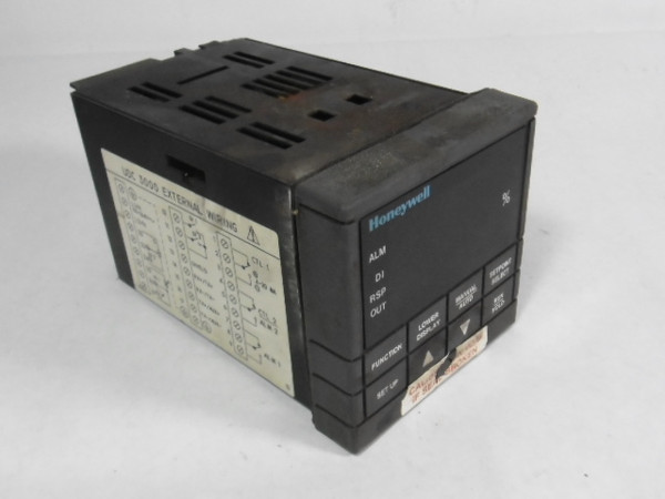 Honeywell DC300E-E-000-20-0000-0 Versa-Pro Temperature Controller  USED