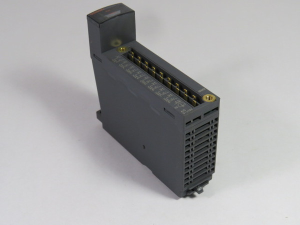 Mitsubishi Q68ADV Analog Module  USED