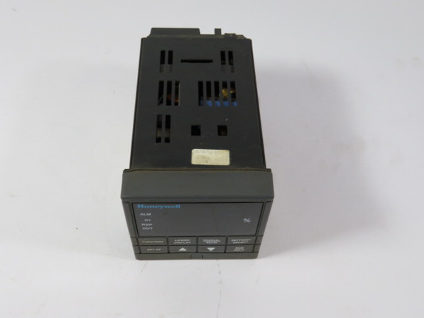 Honeywell DC300C-0-0A0-20-0C00-0 Temperature Control 90-240VAC 18VA  USED