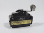 Yamatake Honeywell SL1-P2 Roller Lever Limit Switch 5A@125/250V NOP