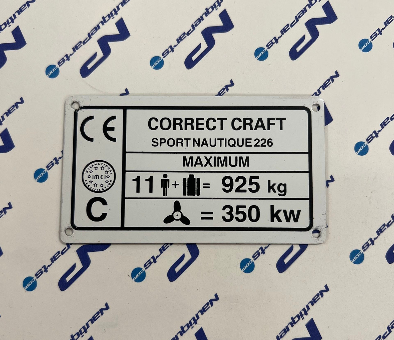 CE CAPACITY LABEL SPORT NAUTIQUE 226 11 PERSONS 925 kg 350 kw