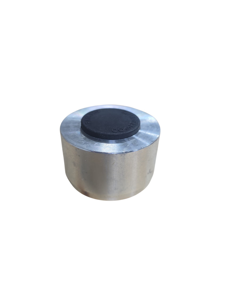 Dust cap with rubber plug for Correct Craft built and Ram-Lin trailers