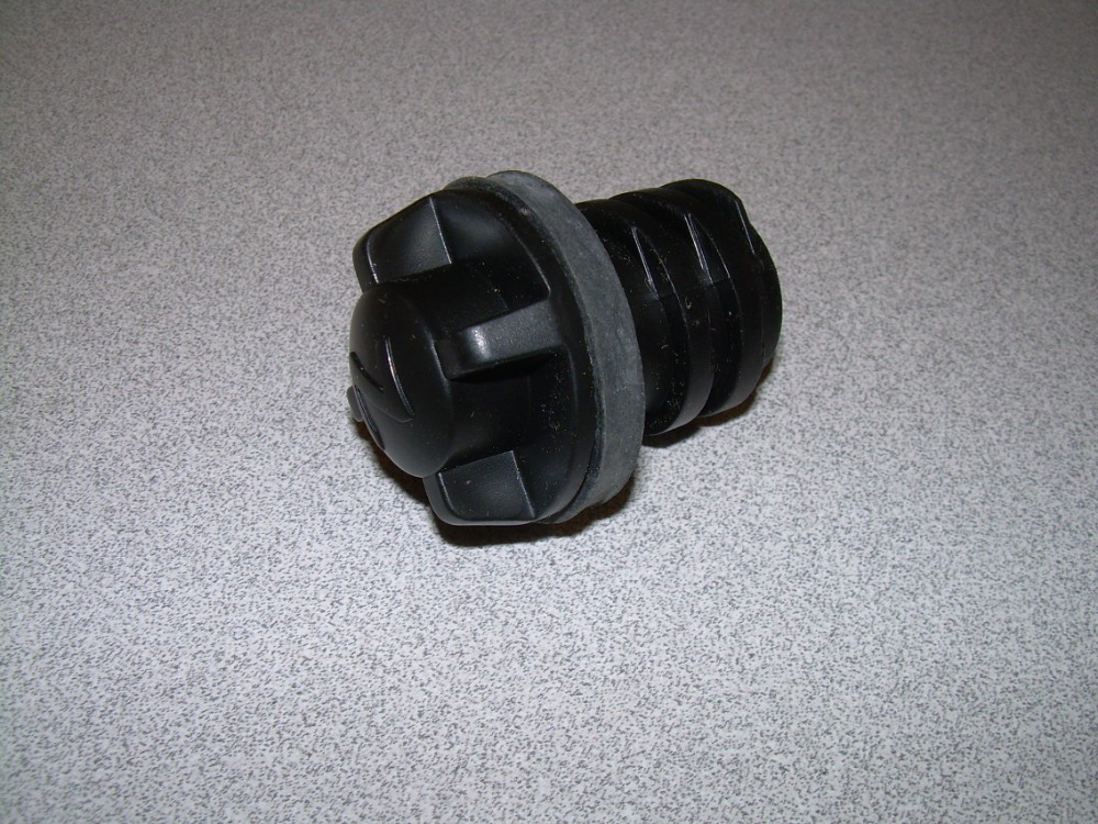 DRAIN PLUG FOR "NAUTIQUE" HARD COOLERS