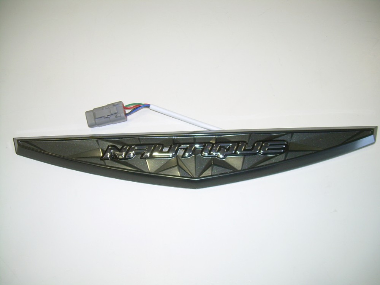 DECAL TRIANGLE CHROMAX BACKLIT DOUBLE-ROW LED