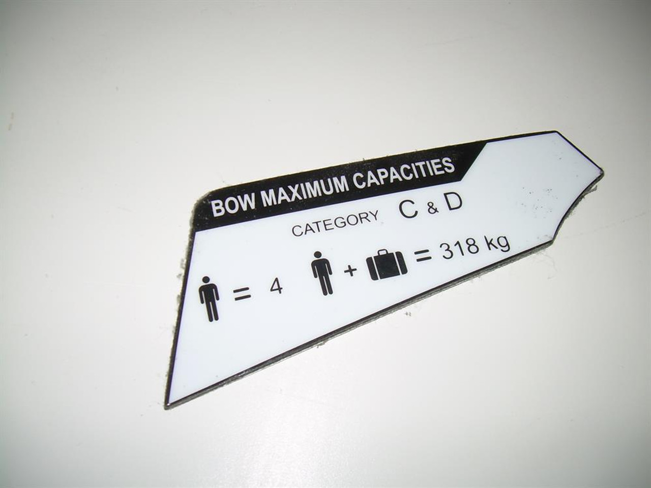 DECAL, MAX CAPACITY BOW CE 4 PERSON GS24