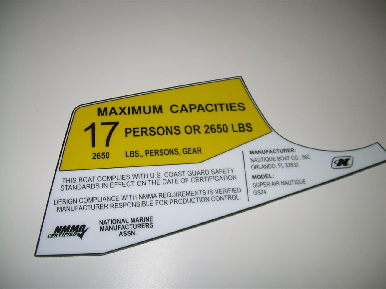 DECAL MAX CAPACITY NMMA 17 PERSON GS24