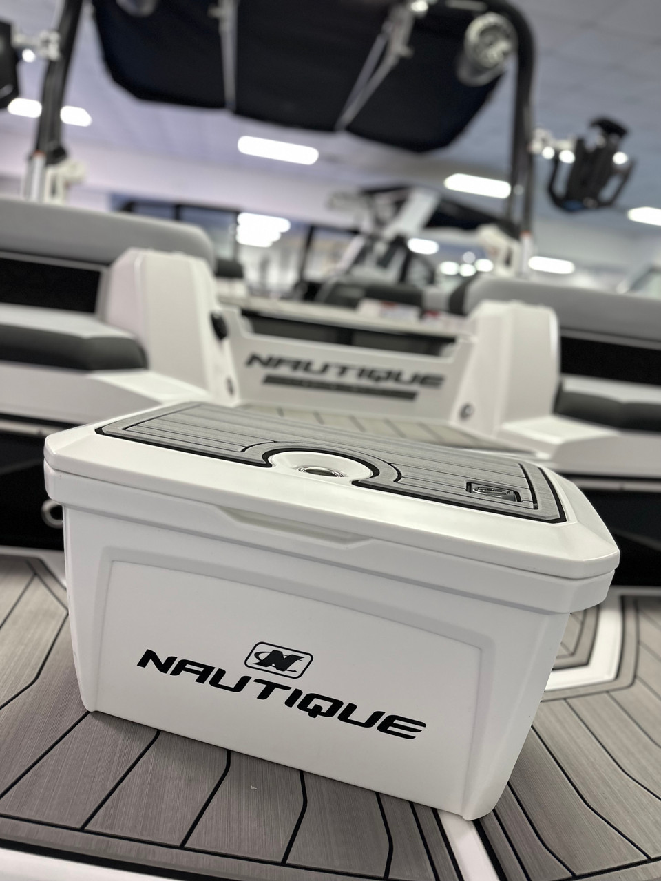 NAUTIQUE HARD COOLER- LARGE - Used in G23/G25 & P Series