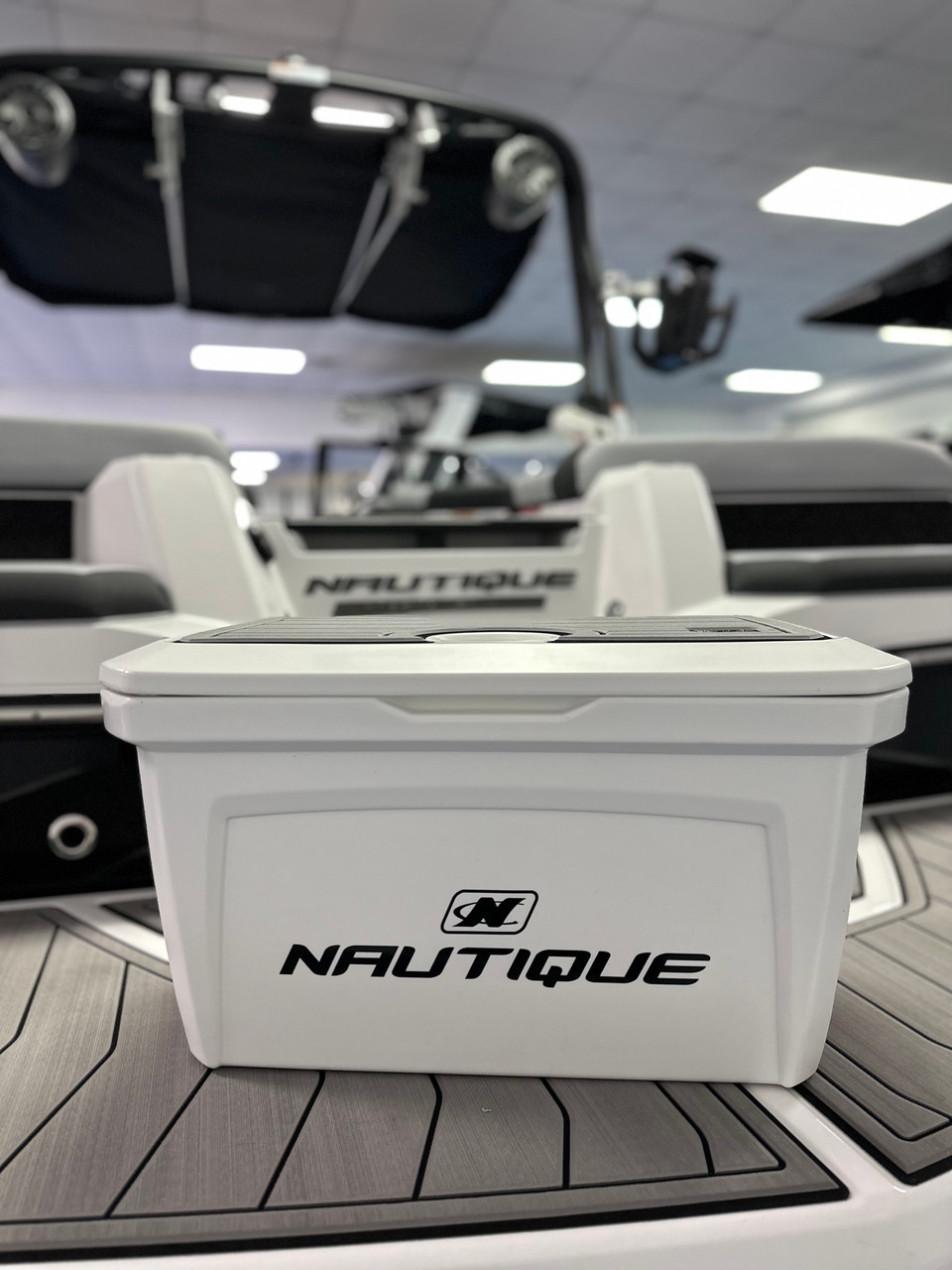 NAUTIQUE HARD COOLER- LARGE - Used in G23/G25 & P Series