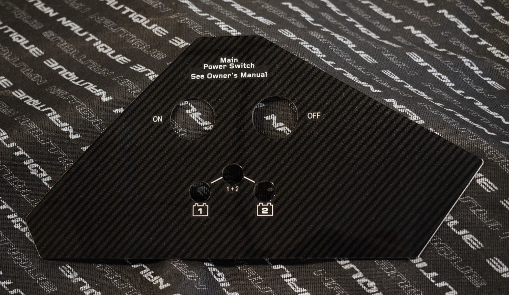 DECAL BATTERY SWITCH LABEL G-SERIES-- 2025