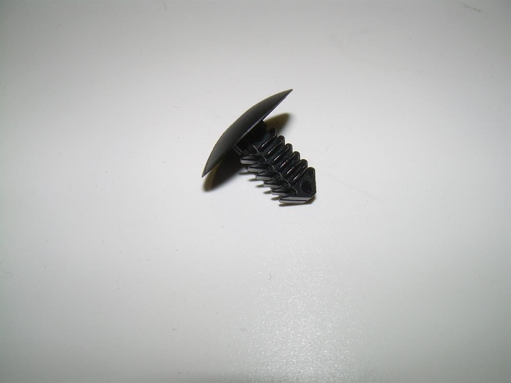 CHRISTMAS TREE 1/4 HOLE X 1/2 LENGTH