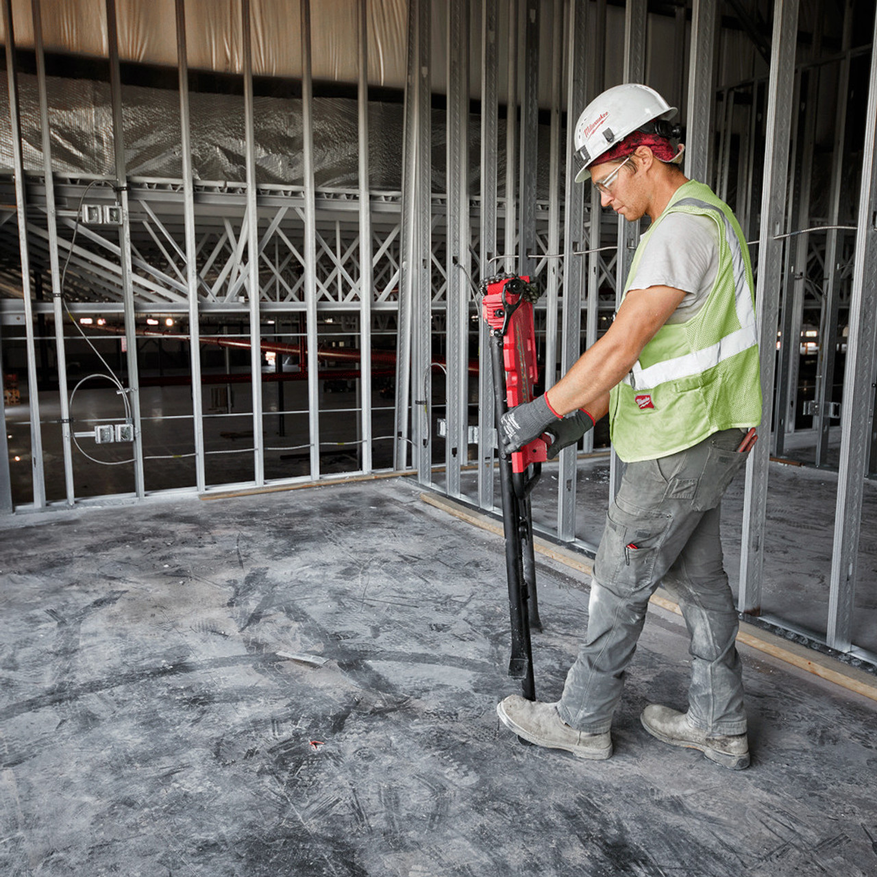 Milwaukee 48-22-8690 6 in. Portable Leveling Tripod Chain Vise