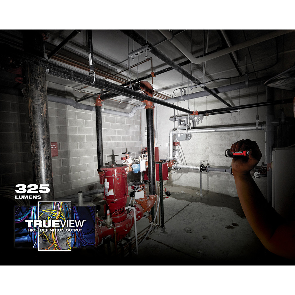 Milwaukee 2107 325-Lumen LED Focusing Flashlight