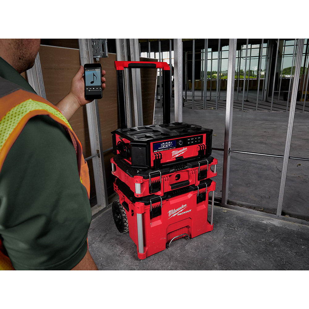 Milwaukee 2950-20 M18 PACKOUT Radio + Charger