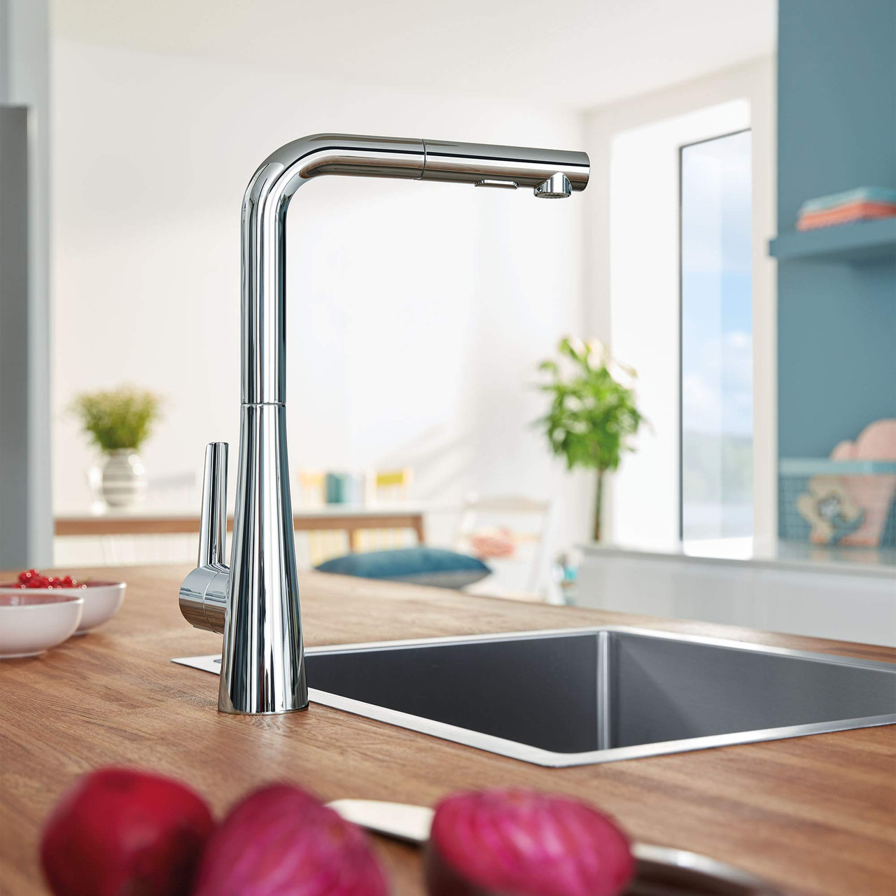Grohe Zedra 33893002 Single-Handle Pull-Out Kitchen Faucet Dual Spray 1.75 GPM in Grohe Chrome