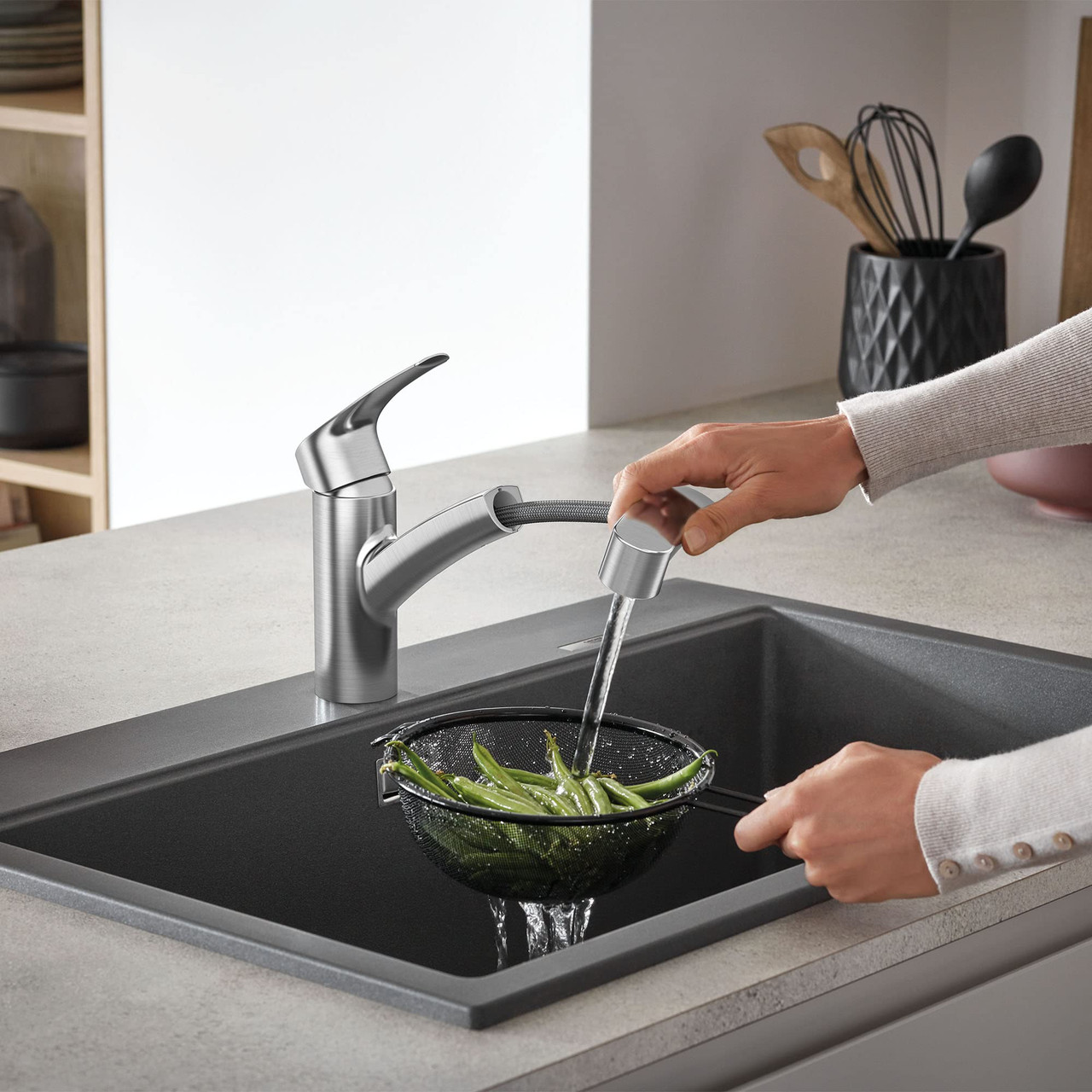Grohe Eurosmart 30306DC1 Eurosmart Single-Handle Dual Spray Pull-Out Kitchen Faucet in Grohe Supersteel