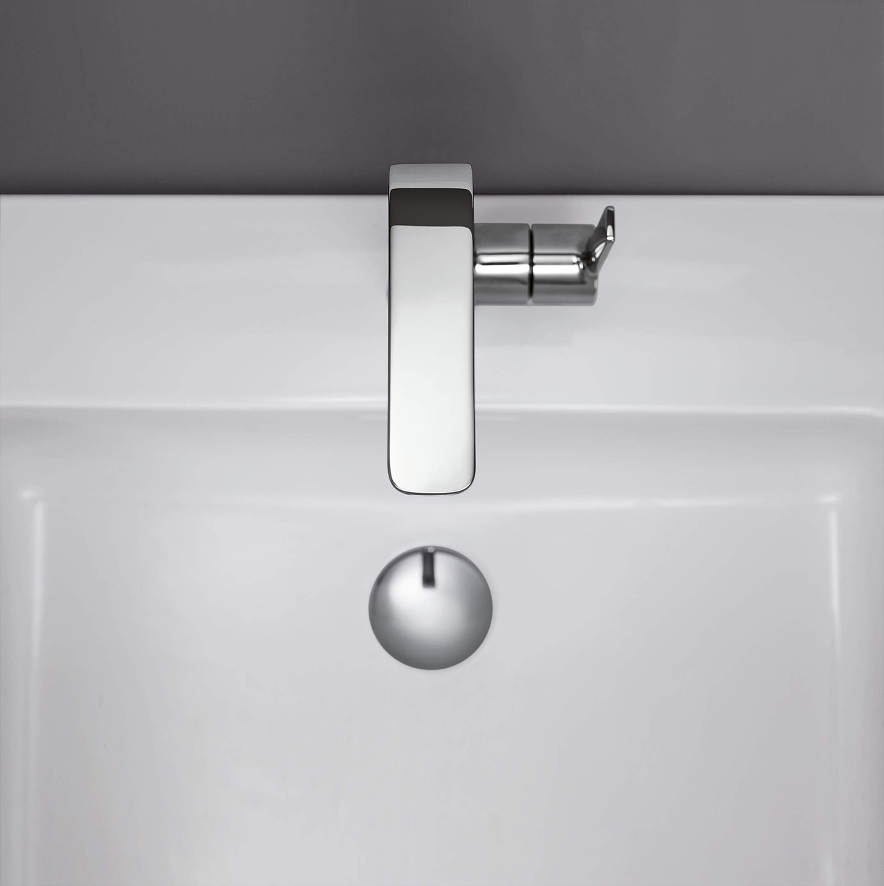 Grohe Lineare 2382500A Single Hole Single-Handle L-Size Bathroom Faucet 1.2 GPM in Grohe Chrome