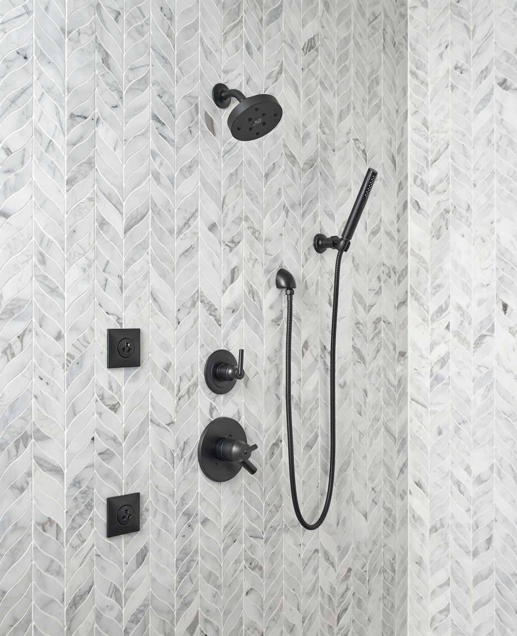 Delta Trinsic Monitor 17 Series H2OKinetic Shower Trim