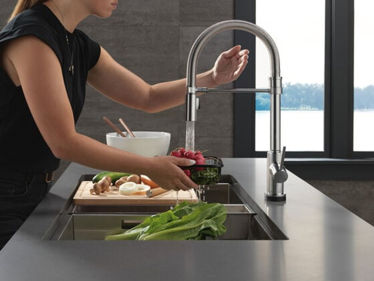 Delta Trinsic Touch2O Kitchen Faucet with Touchless Technology in Arctic Stainless - 9659TL-AR-DST