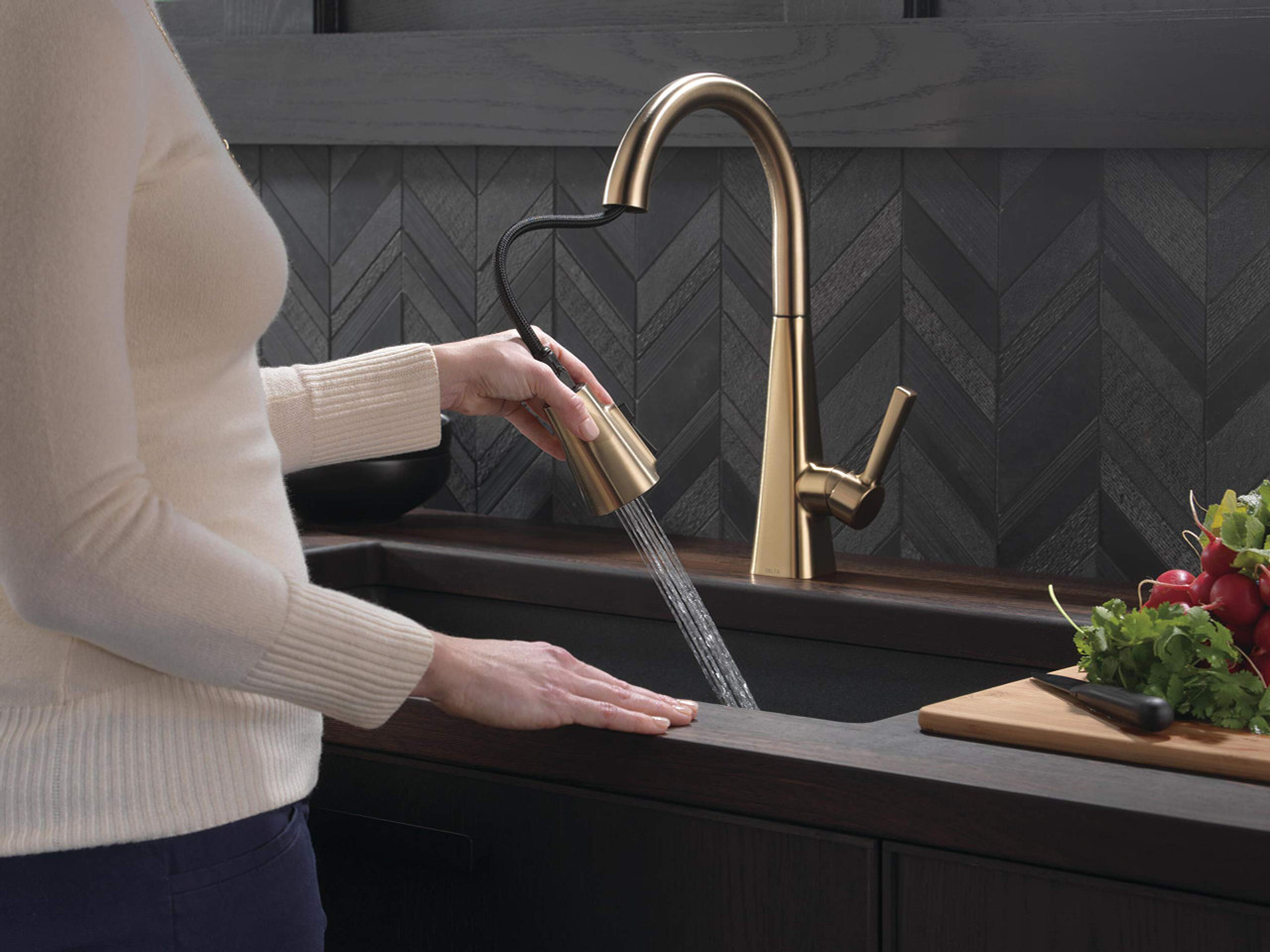 Delta Lenta Single-Handle Pull-Down Kitchen Faucet in Champagne Bronze - 19802Z-CZ-DST