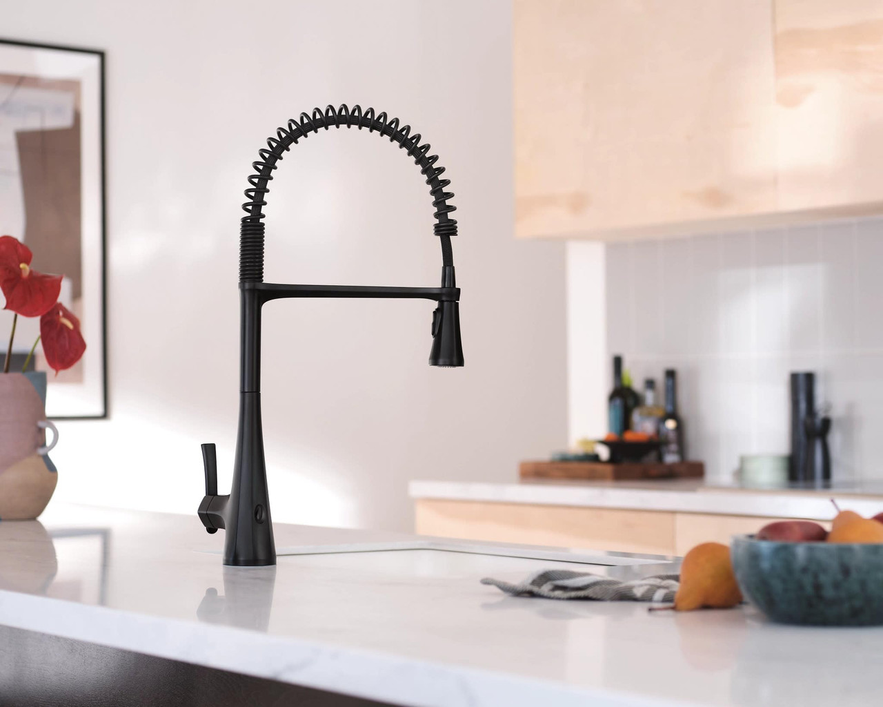 Moen Sinema Single Handle Touchless High Arc Pulldown Kitchen Faucet Spring Kitchen Sink Faucet with Pulldown Sprayer Head and Wave Motion Sensor in Matte Black - S5235EWBL