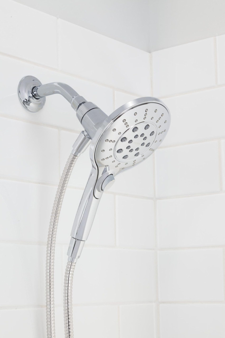 Moen Engage Magnetix Six Function 5.5 Inch Handheld Showerhead with Magnetic Docking System in Chrome - 3662EP