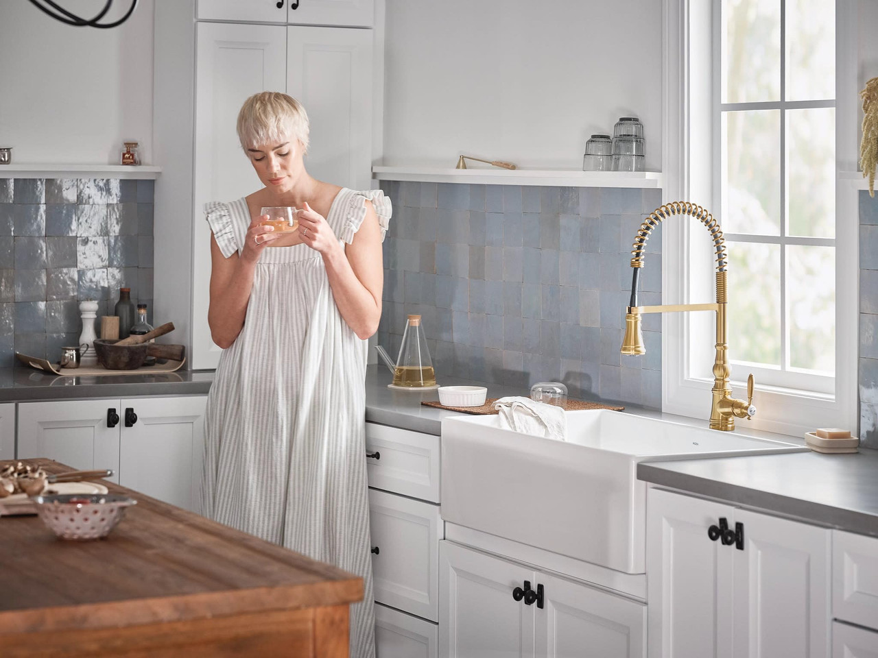 Moen WeymouthBrushed Gold One Handle Pre Rinse Spring Farmhouse Pulldown Kitchen Faucet with Power Boost for a Faster Clean in Brushed Gold - S73104BG