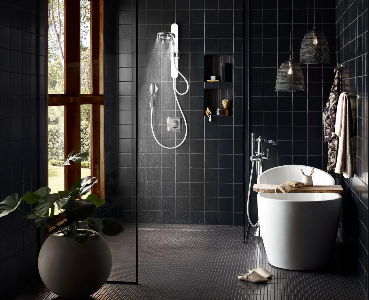 Moen Flara One Handle Freestanding Floor Mount Tub Filler with Handshower in Chrome - S931