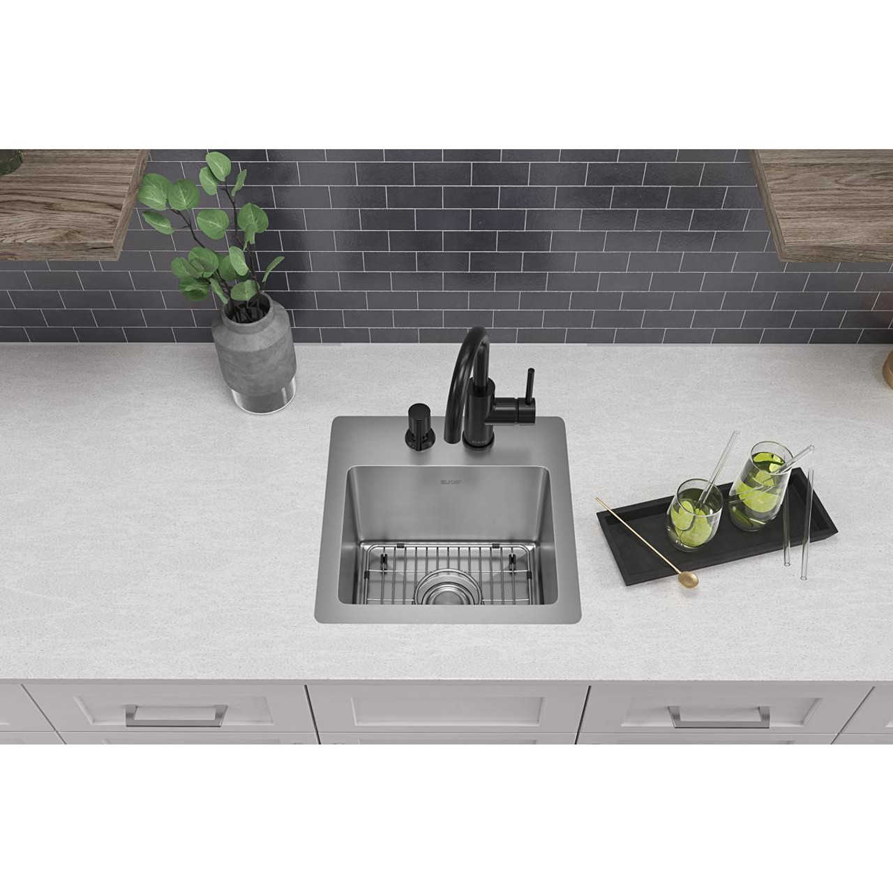 Elkay Crosstown 18 Gauge Stainless Steel 15" x 15" x 9" 2-Hole Single Bowl Dual Mount Bar Sink Kit