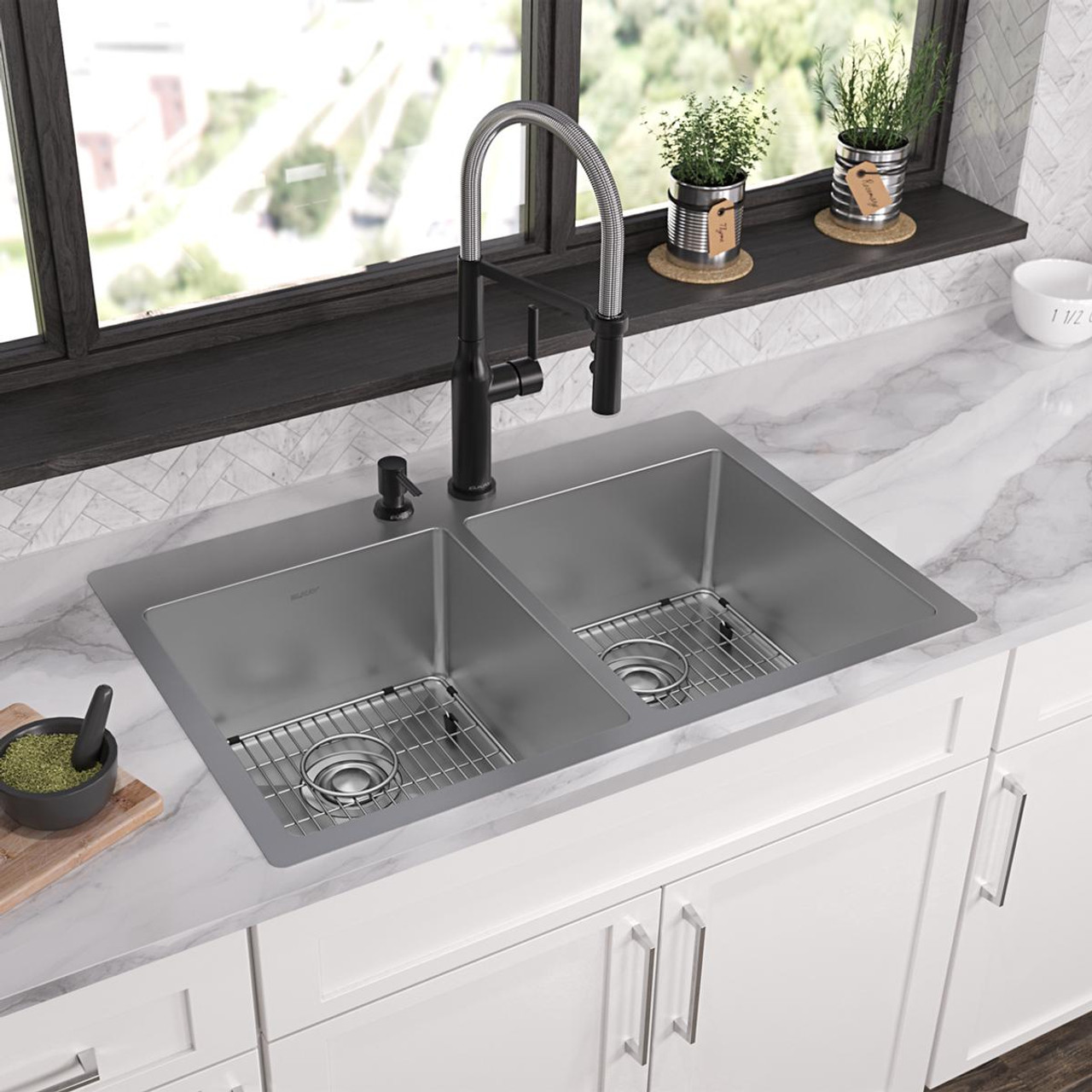 Elkay Crosstown 18 Gauge Stainless Steel 33" x 22" x 9" 2-Hole Equal Double Bowl Dual Mount Sink Kit