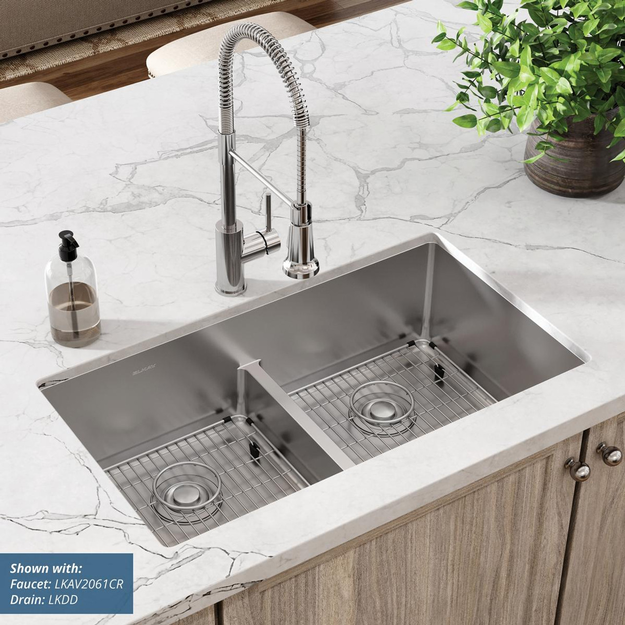 Elkay Crosstown 18 Gauge Stainless Steel 33" x 22" x 9" 1-Hole Equal Double Bowl Dual Mount Sink Kit with Aqua Divide